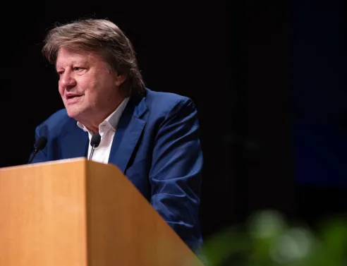 2ο Forum ATHENS VOICE | Ανθεκτικότητα: Φώτης Γεωργελές - Το καλωσόρισμα του εκδότη της ΑΤΗΕΝS VOICE